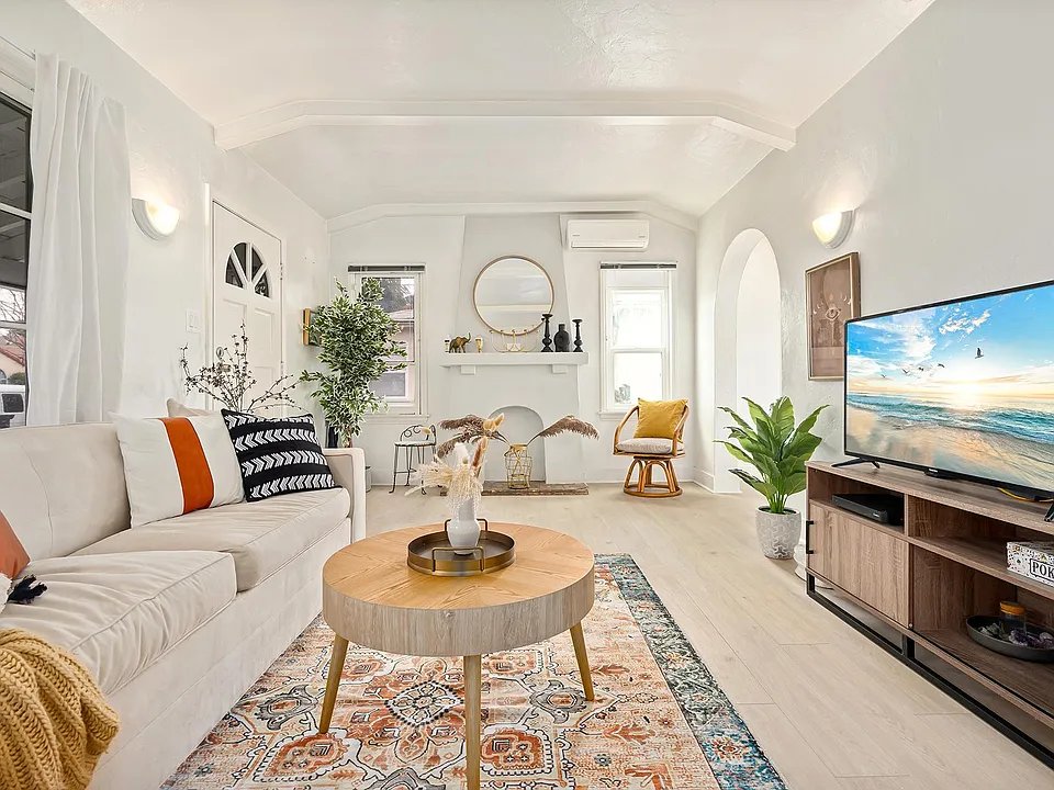 Inglewood Single Room: 619 W Kelso St