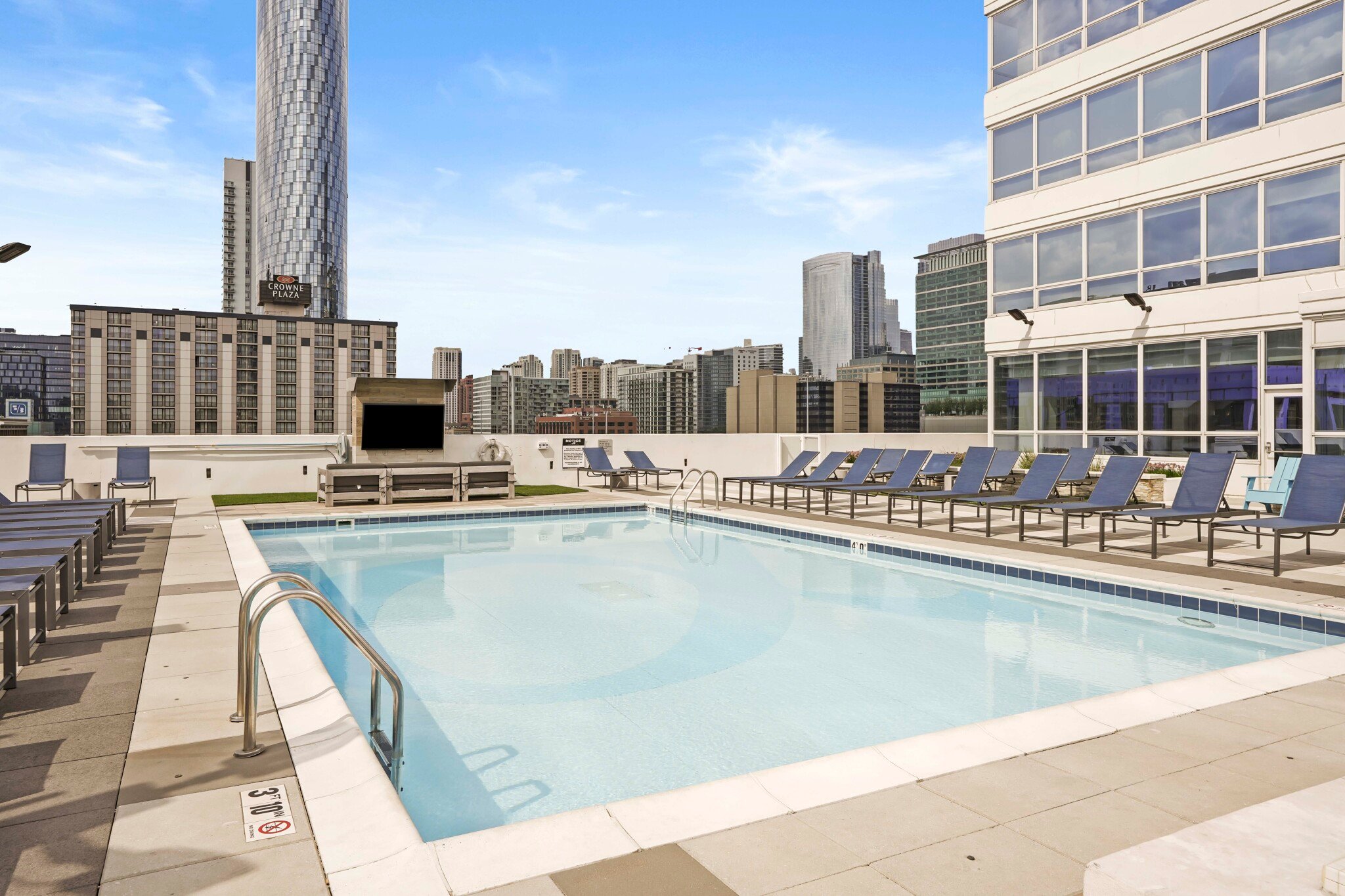 Chicago Condo: 759 W Adams St