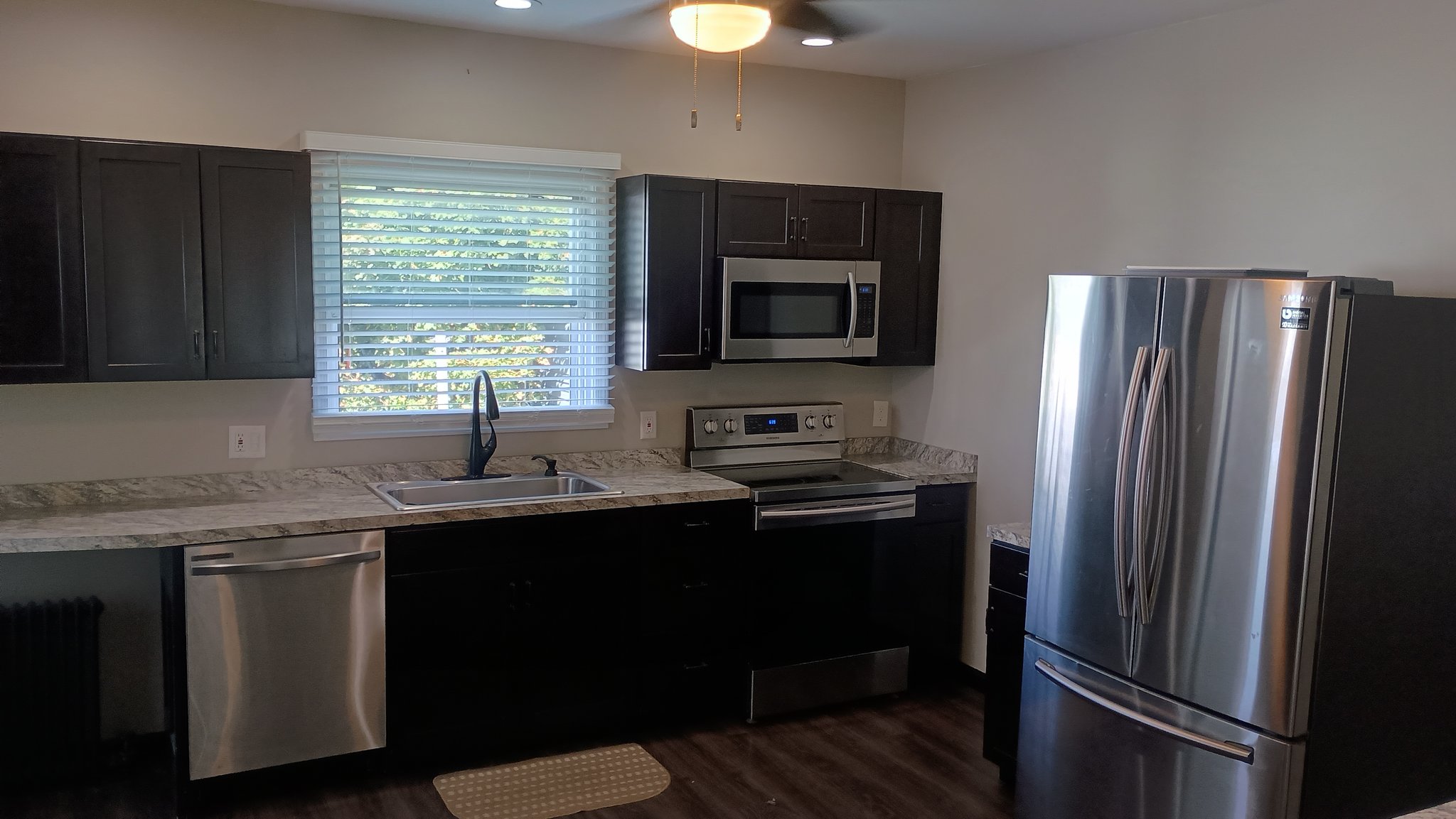 Avoca Multiplex: 1005 Clark st