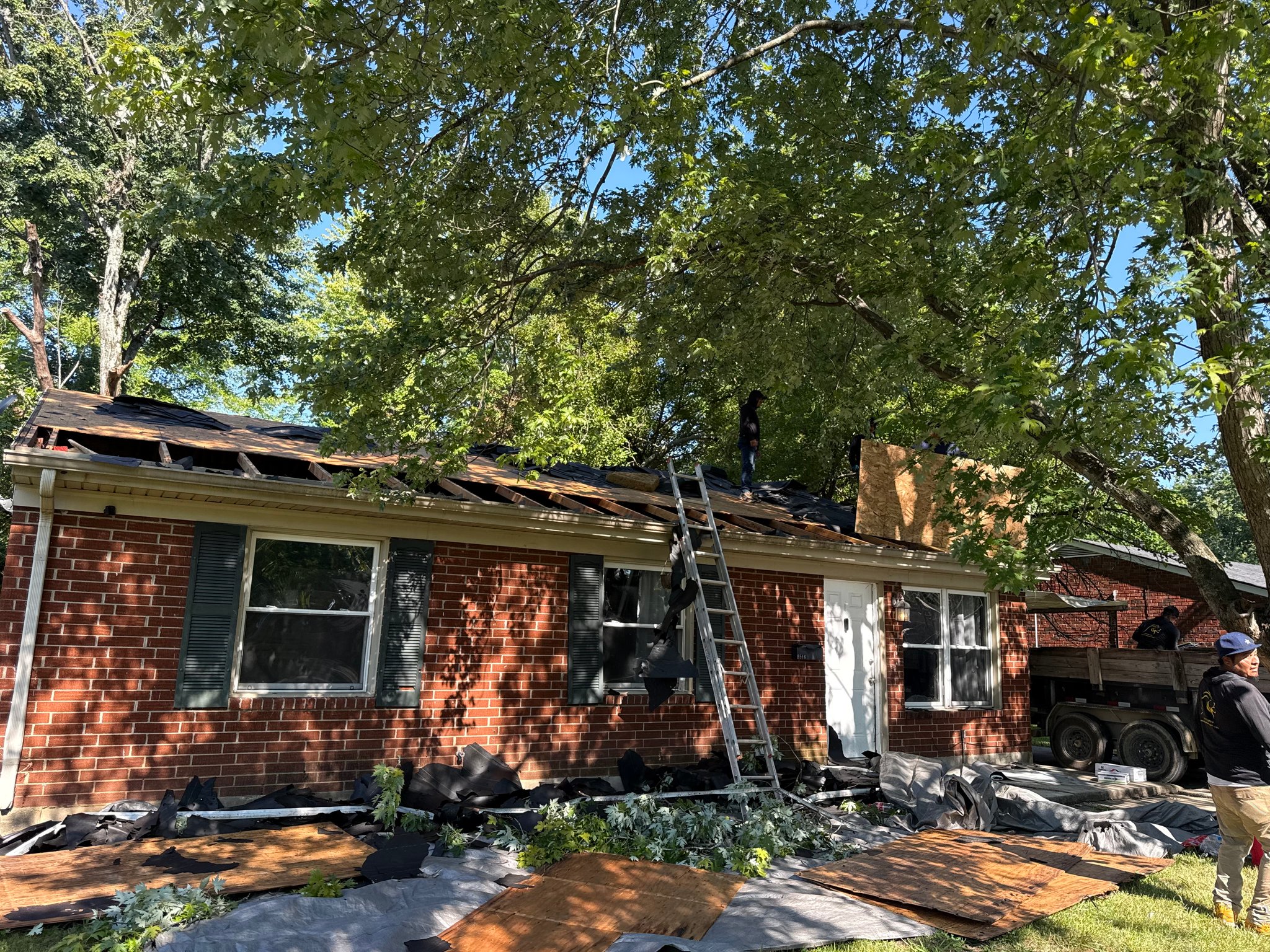Louisville House: 8516 Jan Way
