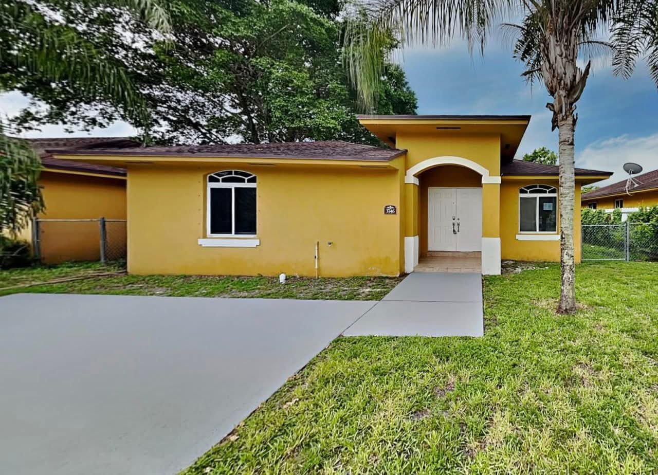 Opa Locka House: 3746 NW 201st Ter