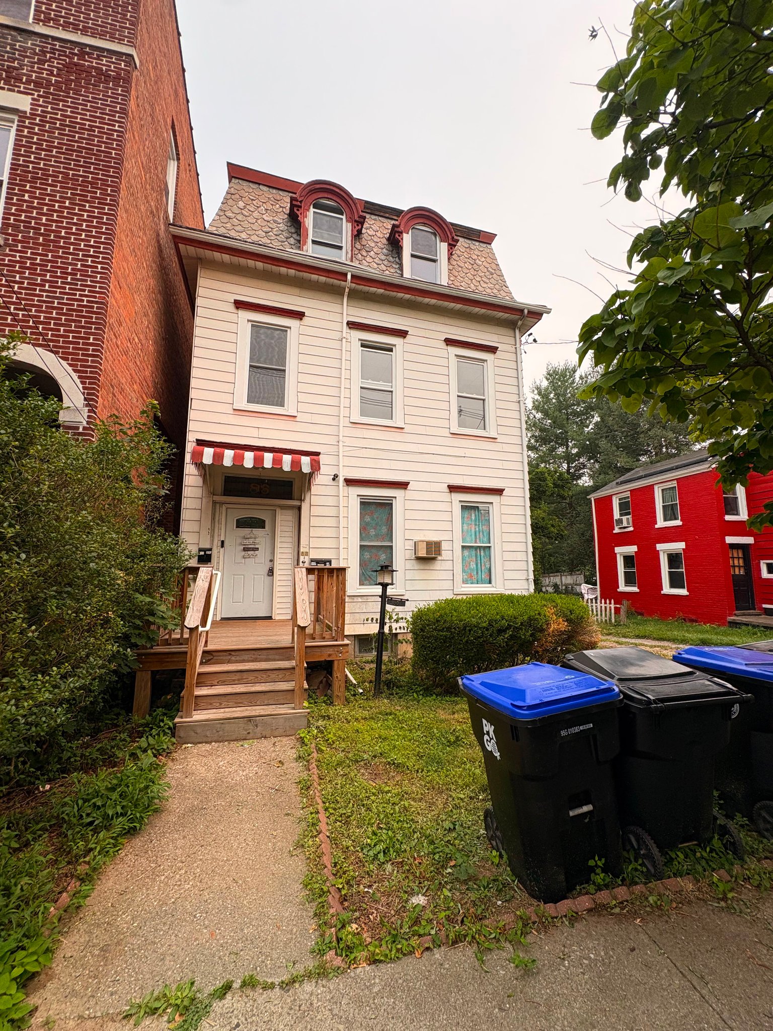 Poughkeepsie Apartment: 86 S Hamilton Street