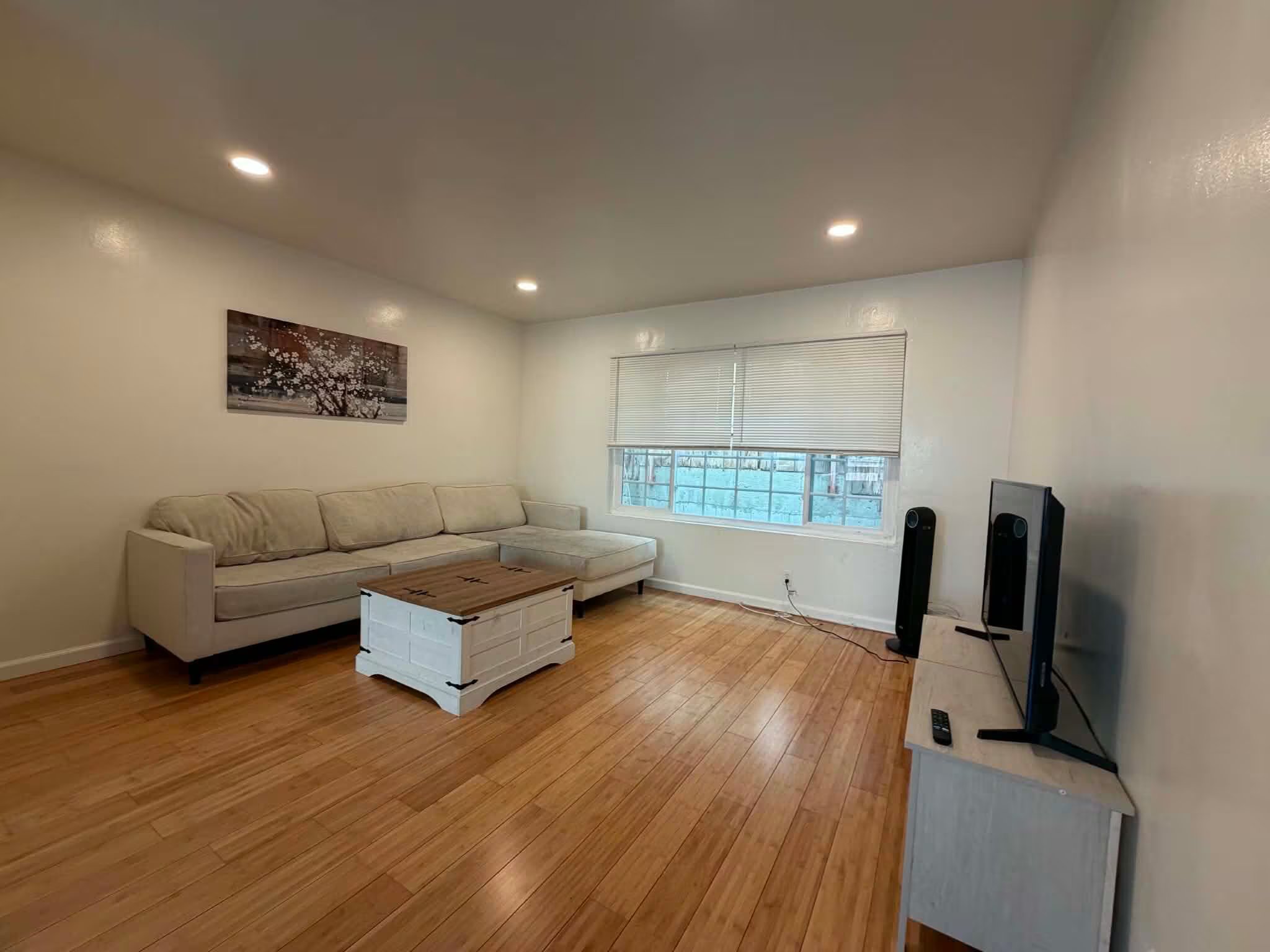 Los Angeles Other: 10760 Woodbine St