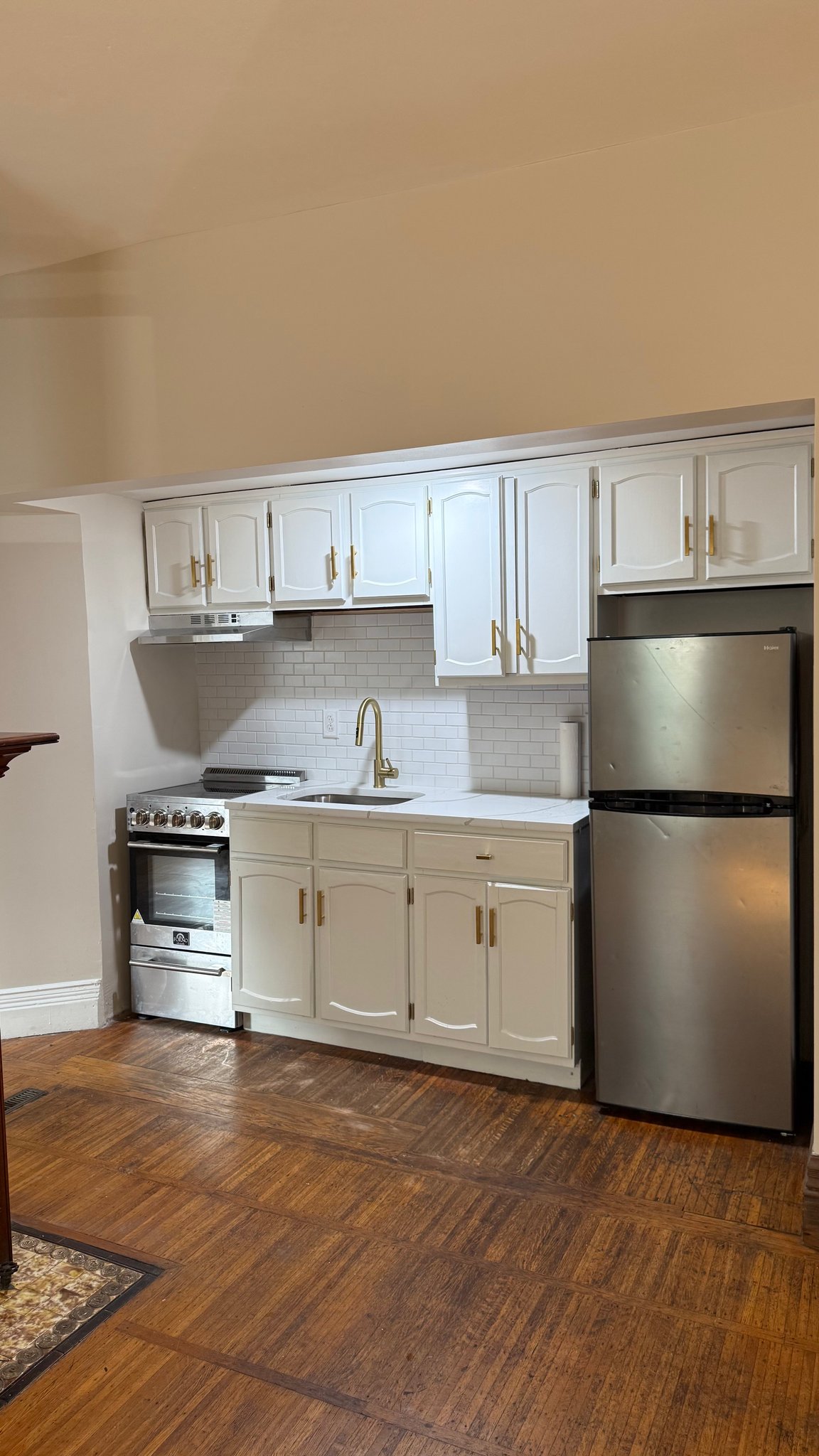 Rochester Apartment: 383 Oxford Street