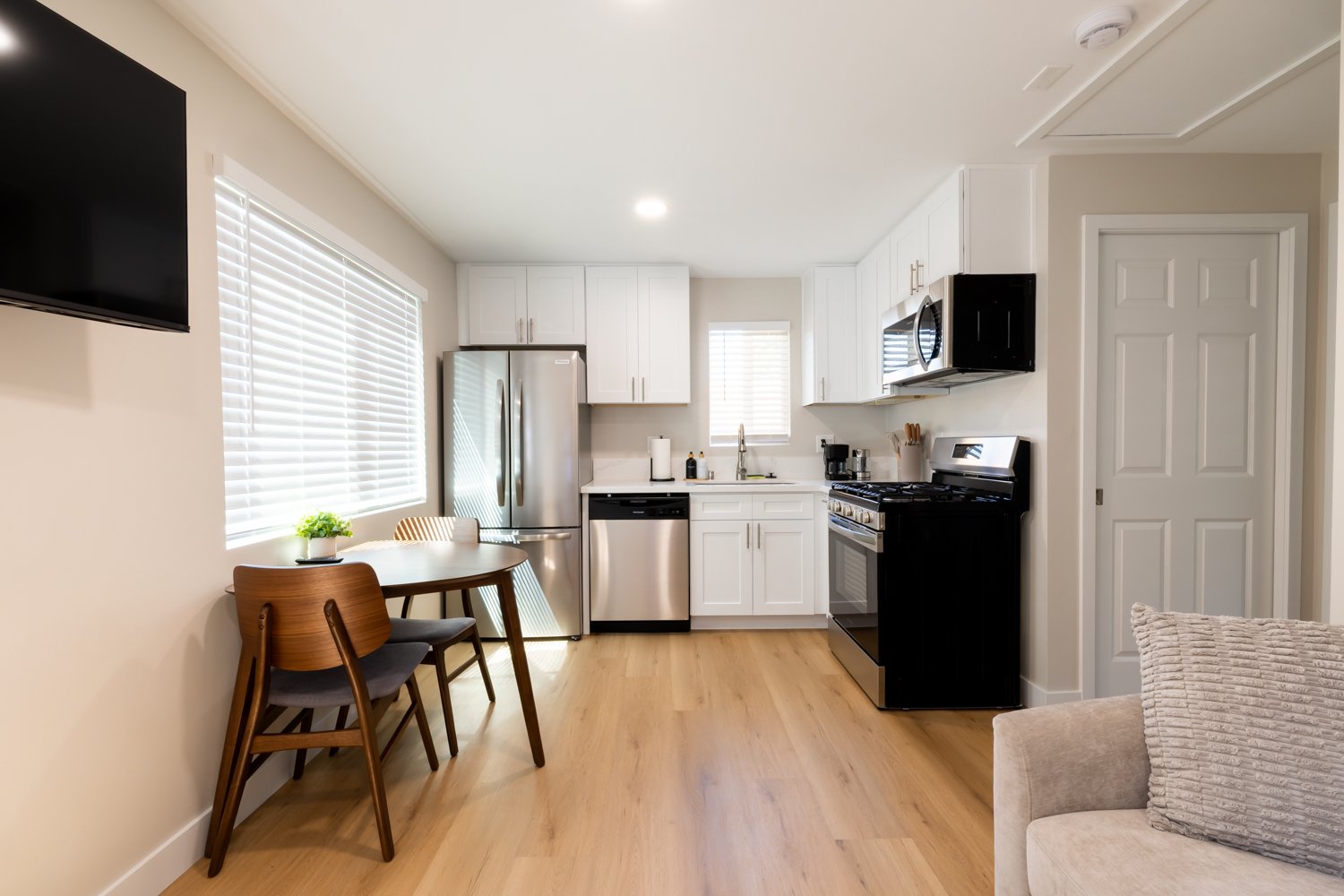 Santee House: 9312 Galston Dr