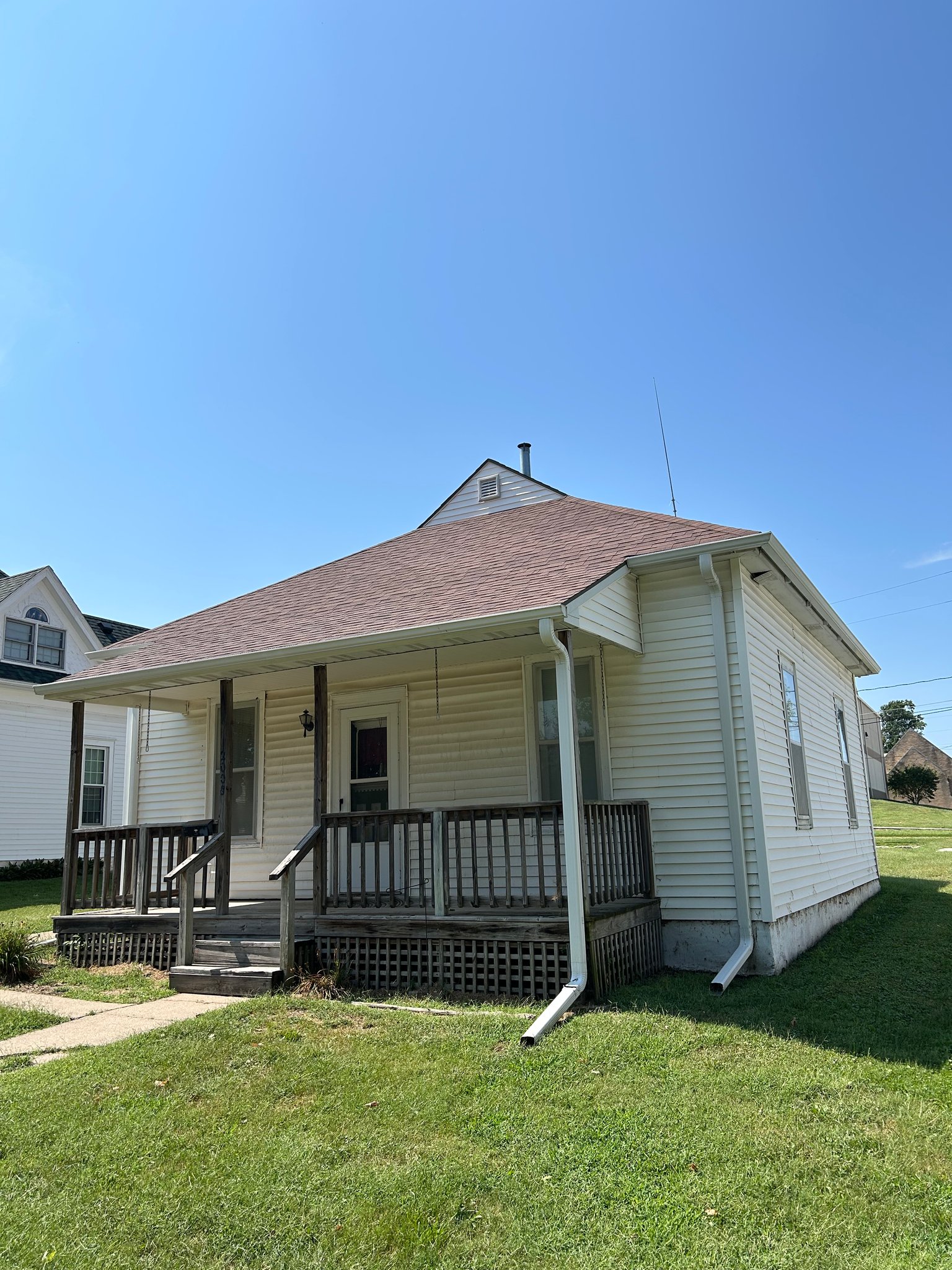 Auburn House: 2008 N St