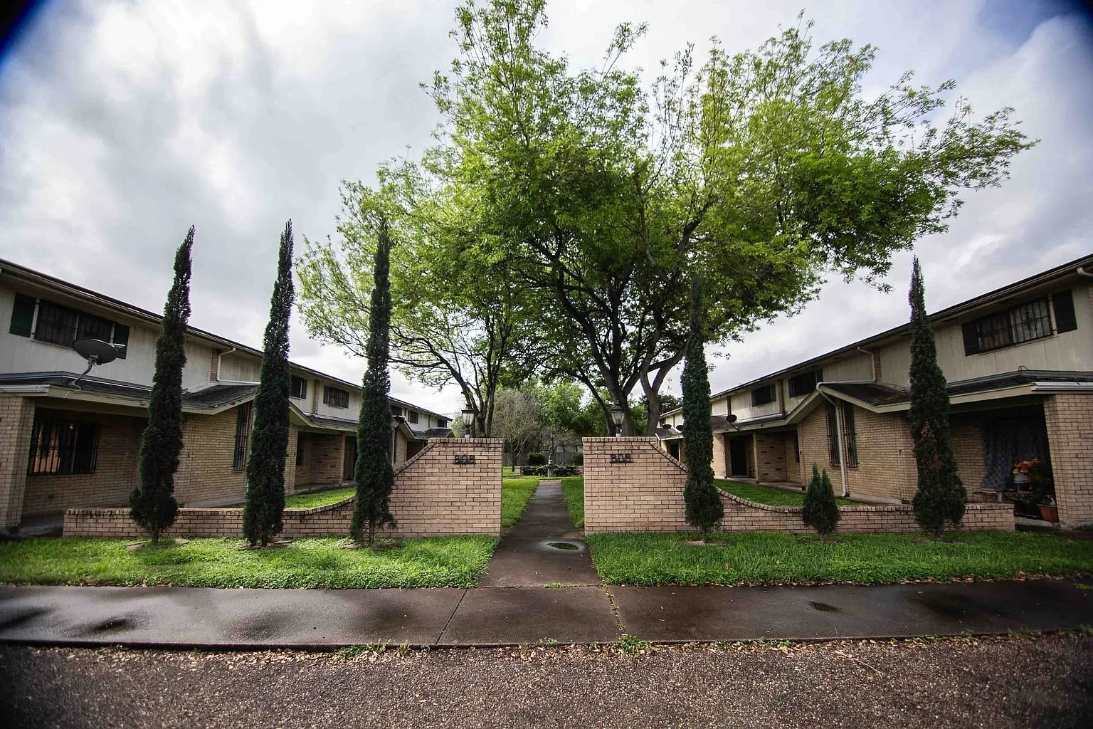 Edinburg Multiplex: 808 W Stubbs St