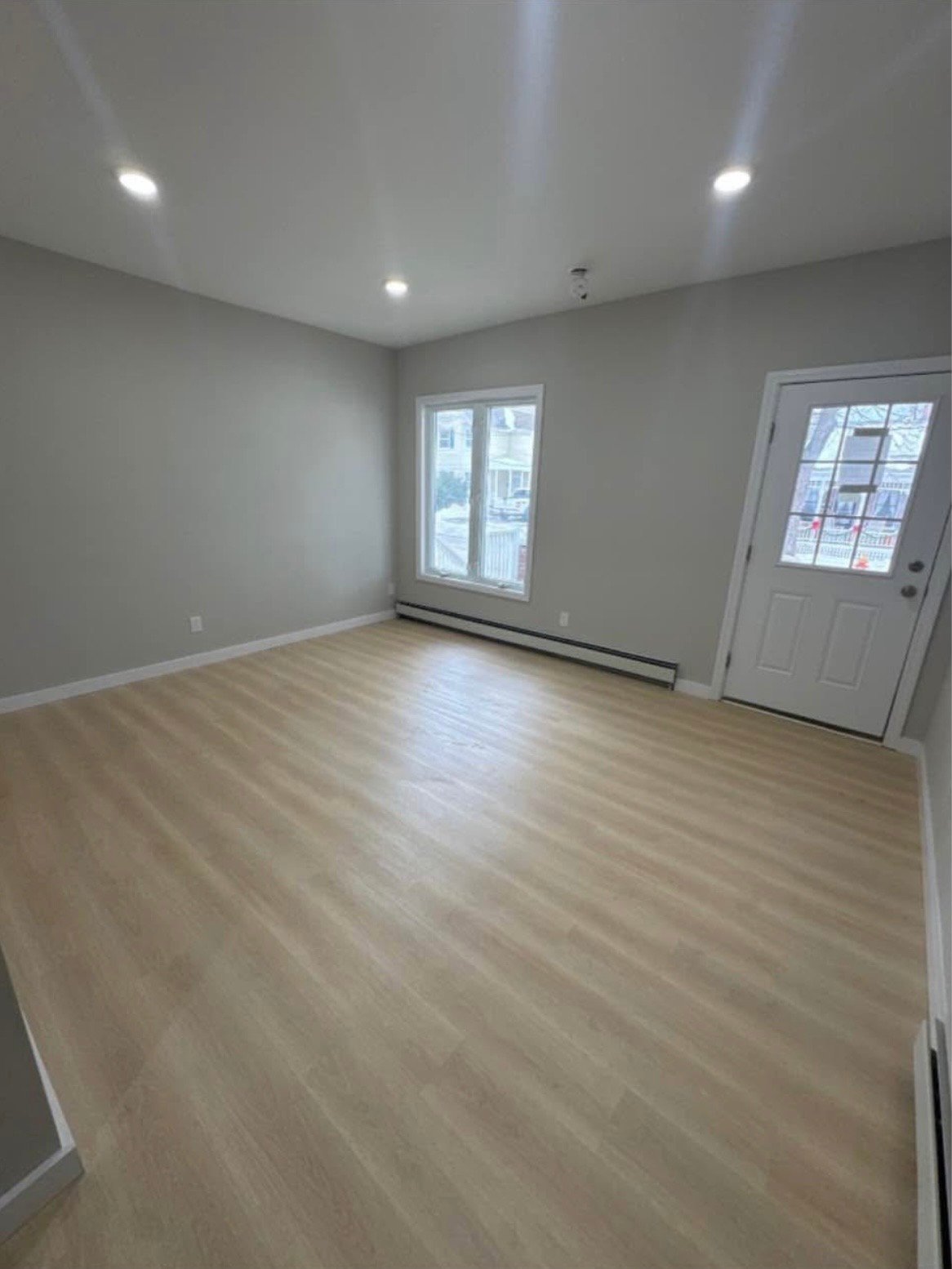 Mohawk Apartment: 15 S Washington St