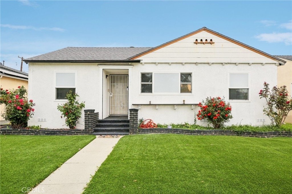 Long Beach House: 3686 Palo Verde Ave