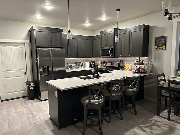 Salem House: 2320 Audubon Ave SE