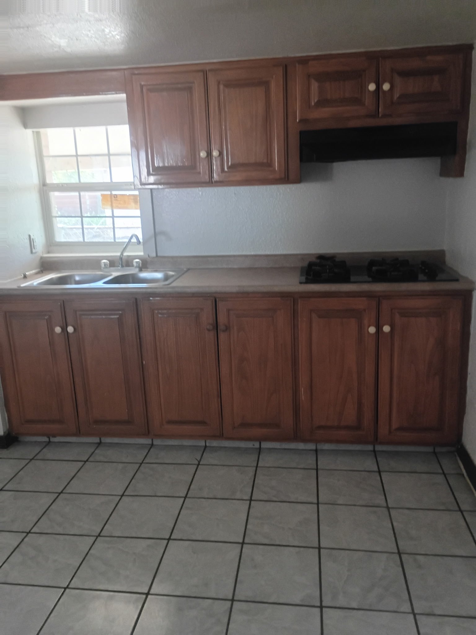 El Paso Apartment: 3210 E San Antonio Ave