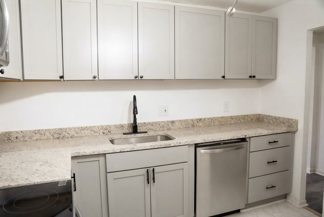 Herndon Condo: 625 Center St