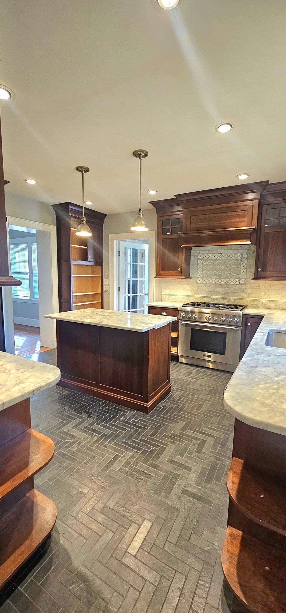 New Haven House: 526 Ellsworth Ave