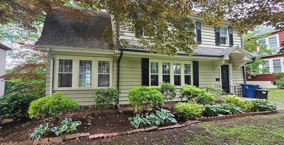 New Haven House: 1634 Ella T Grasso Blvd