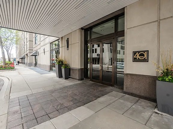 chicago Apartment: 401 E Ontario St
