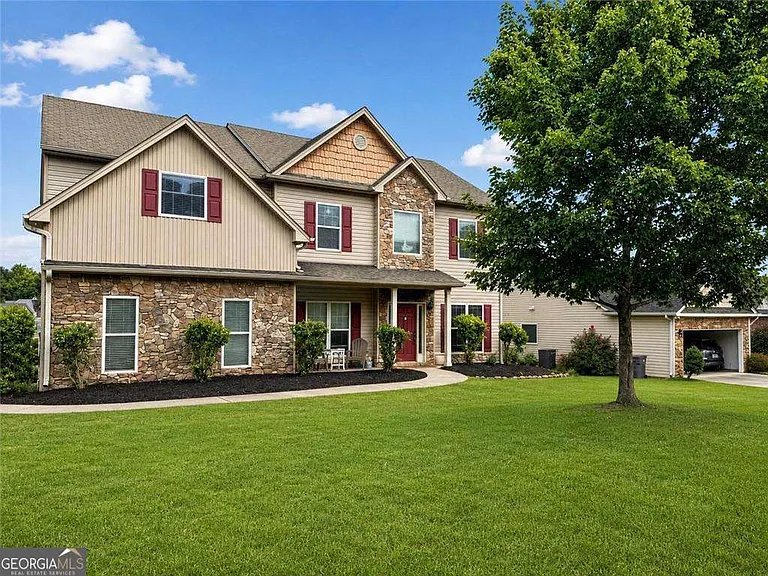 Winder House: 1361 Yorkshire Dr