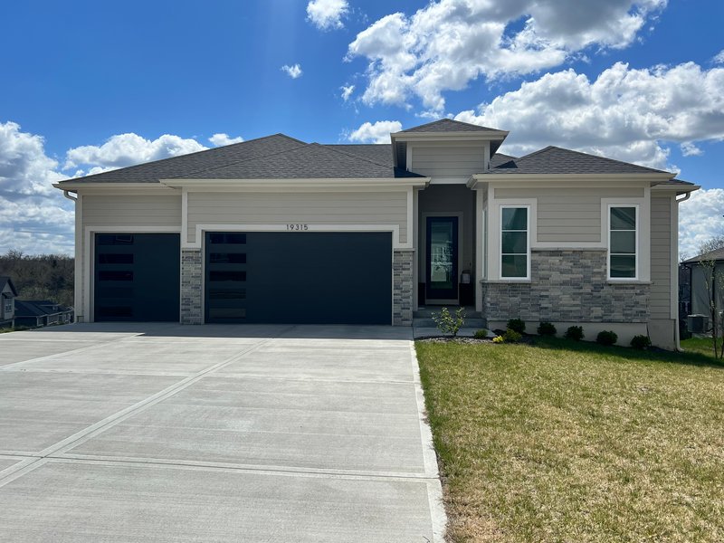Olathe House: 19315 W. 109th Pl.