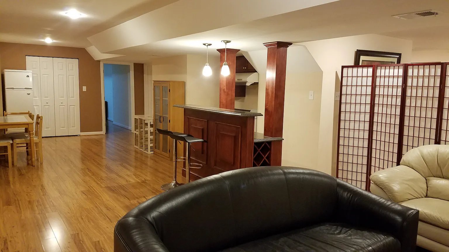 Germantown House: 19126 Wheatfield Dr