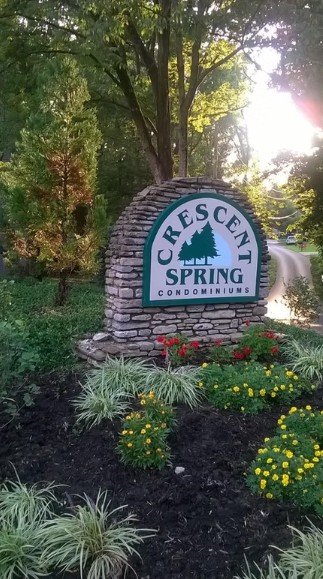 Louisville Condo: 370 Crescent Spring Dr