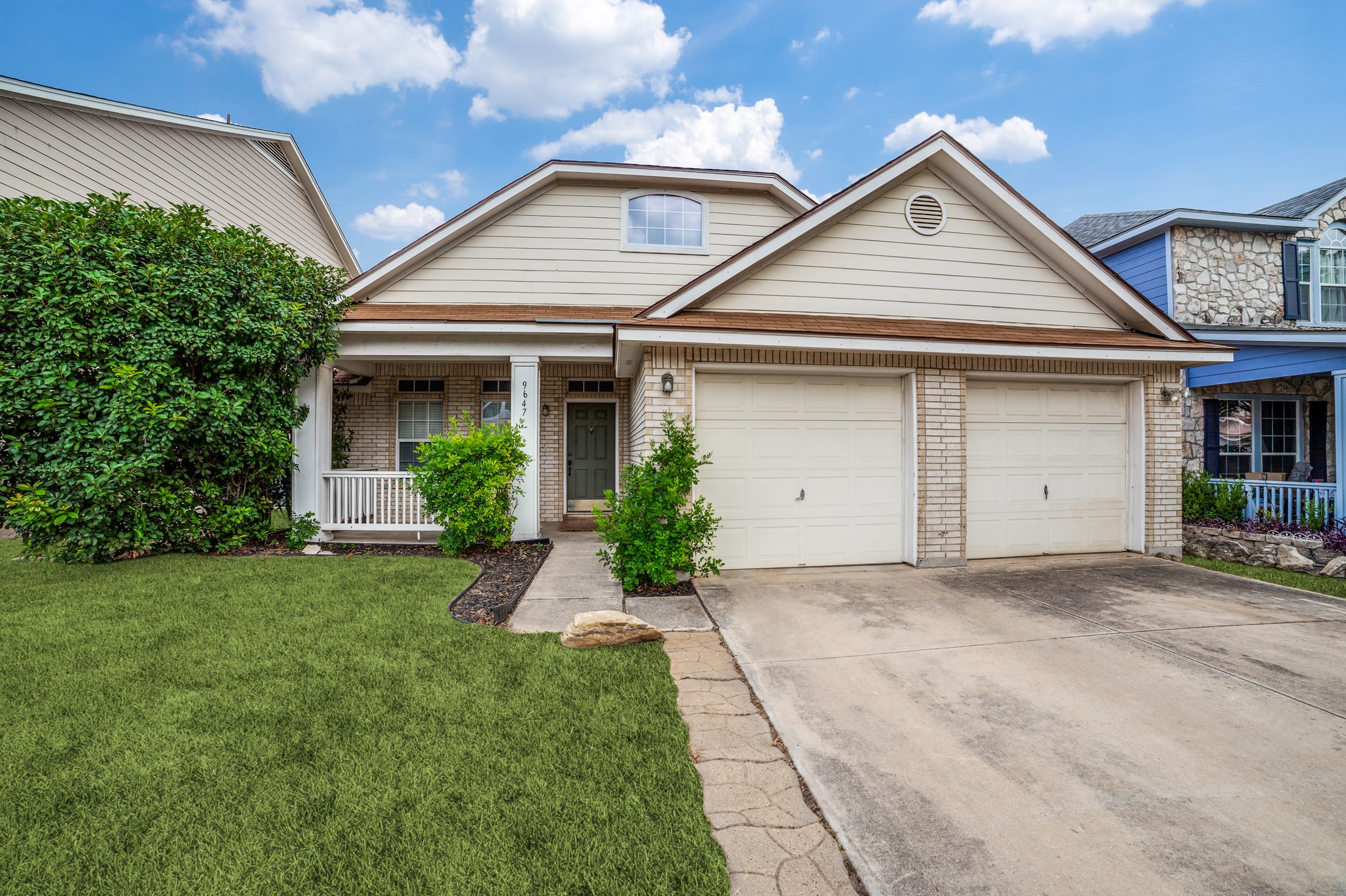 San Antonio House: 9647 Wolf Point