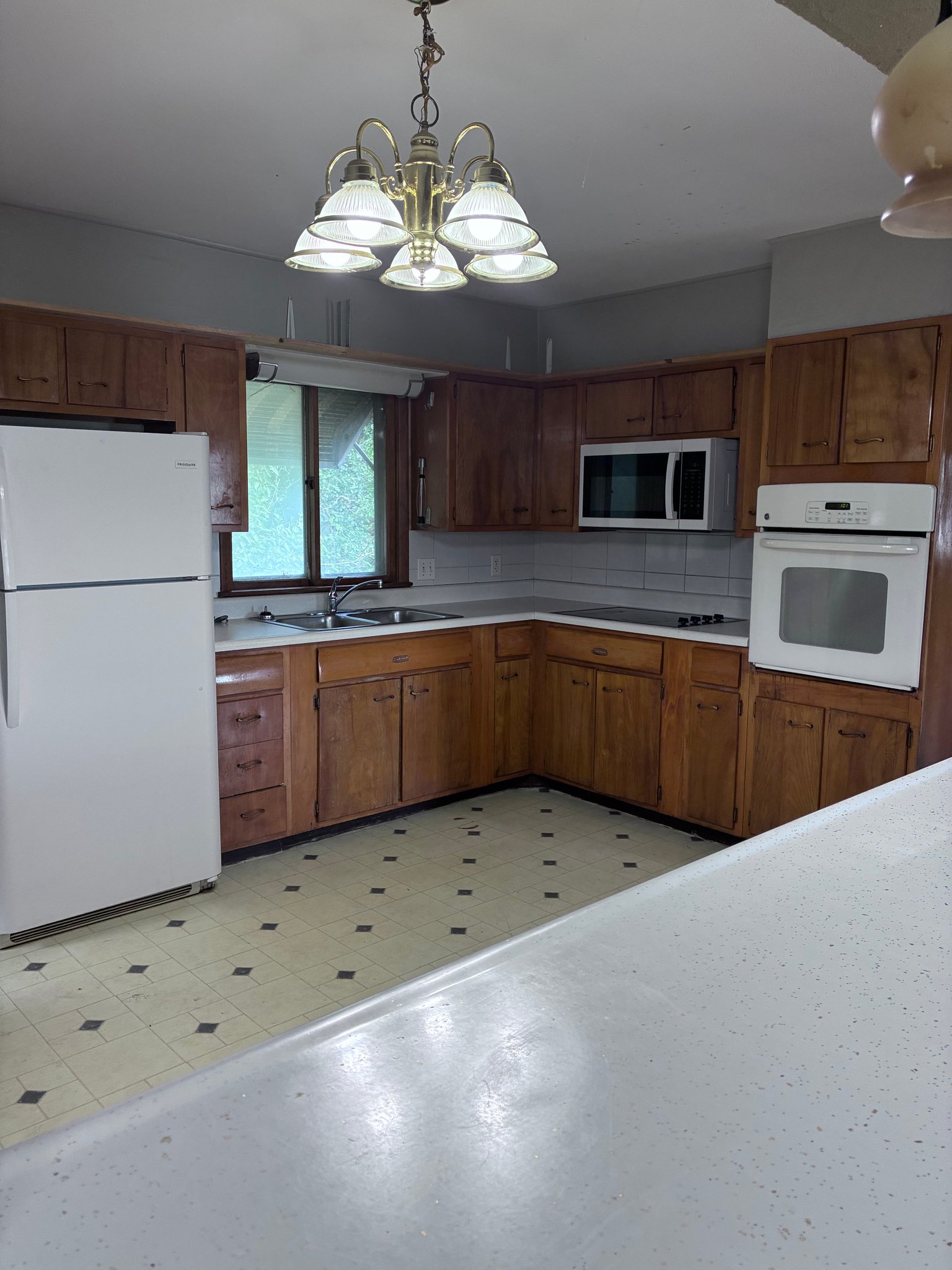 Omaha House: 4906 N 61st st