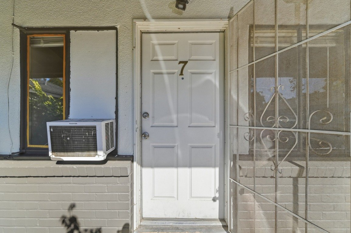 Merced Apartment: 139 W 18th St, Unit 7