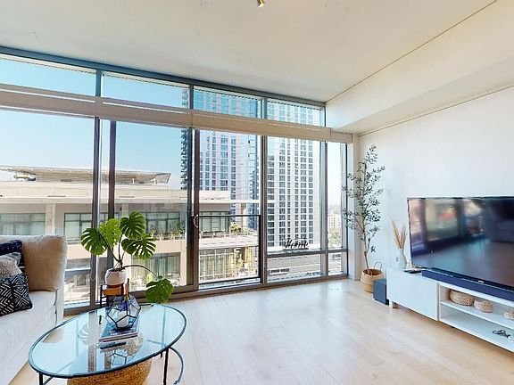 los angeles Apartment: 1100 S Hope St