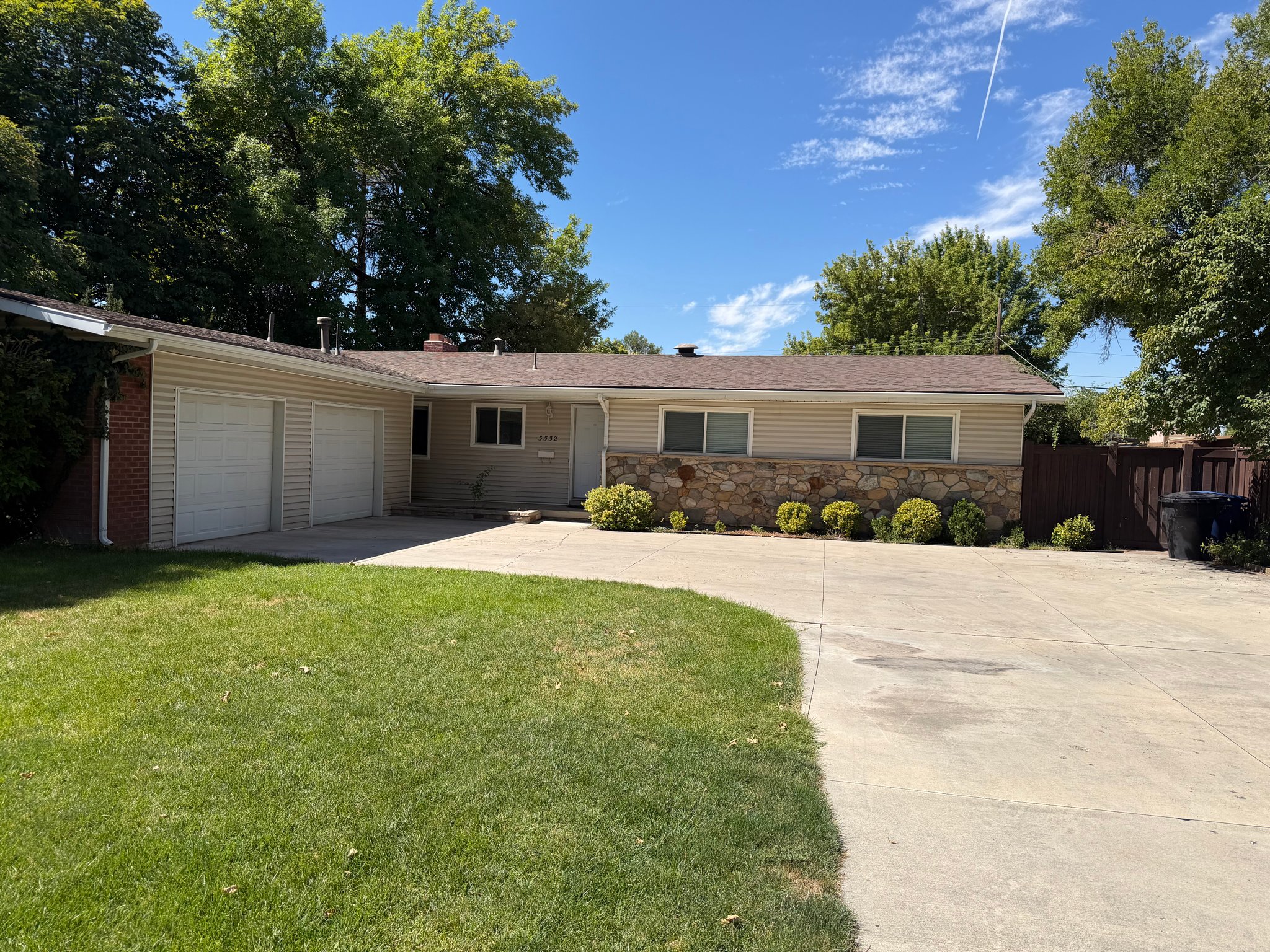 Holladay House: 5532 Woodcrest Drive