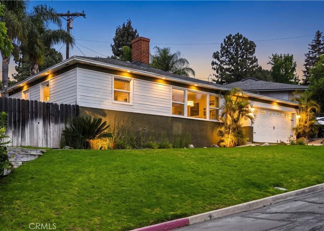 Glendale House: 4611 Willalee Ave