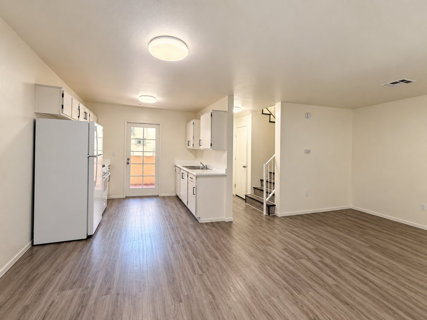 Los Angeles Townhome: 716 S Carondelet St