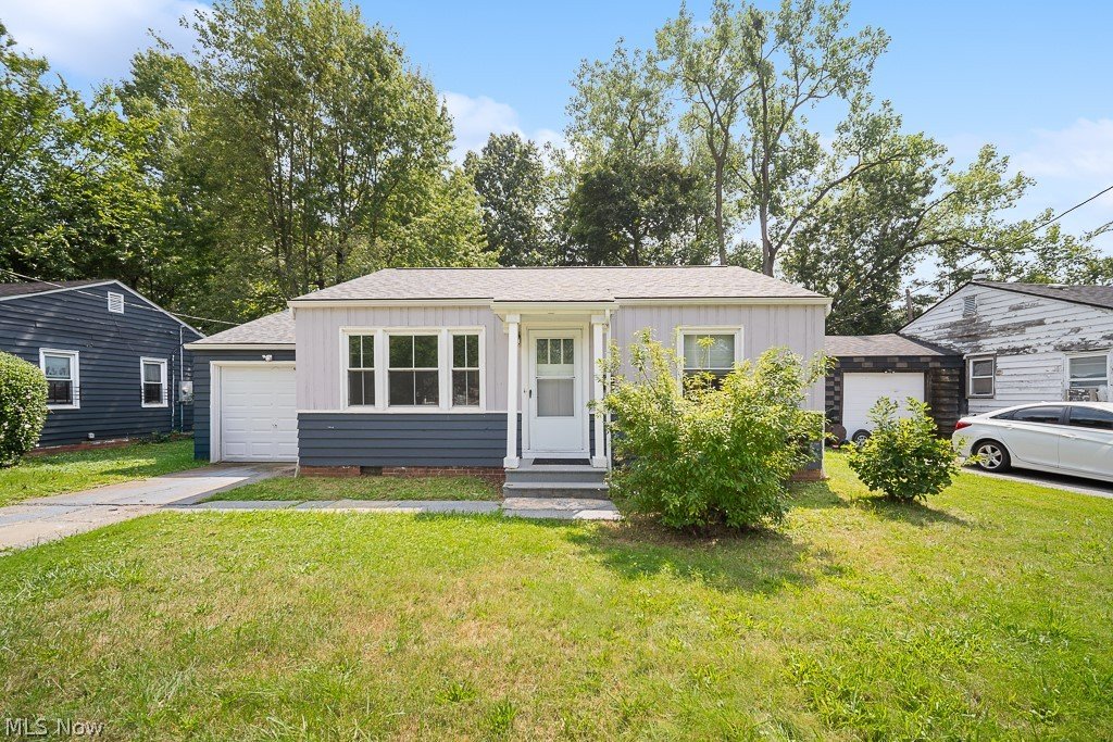 Cleveland House: 2326 Greenvale Rd
