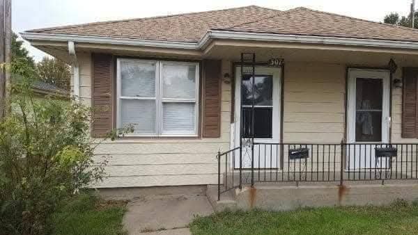 Hoisington Multiplex: 307 E 5th