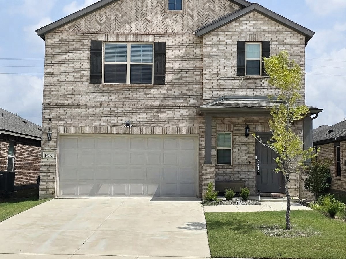 Pilot Point House: 14057 Earlham St