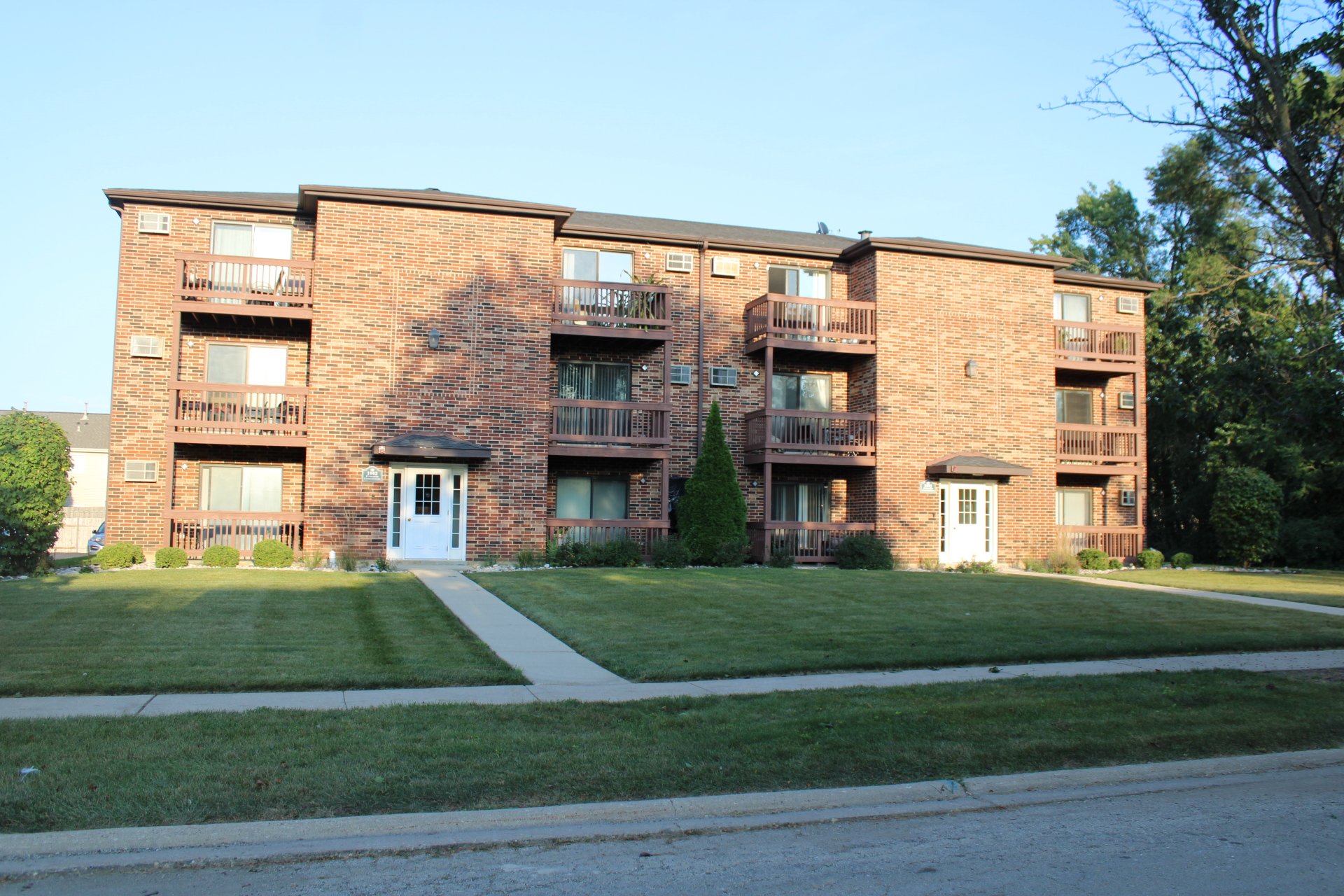 Glendale Heights Condo: 1003 Spruce St