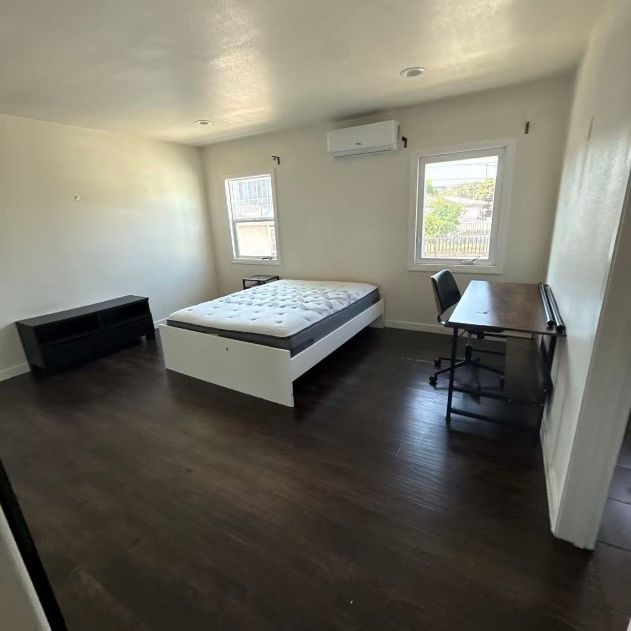 Alhambra House: 814 S 2nd St