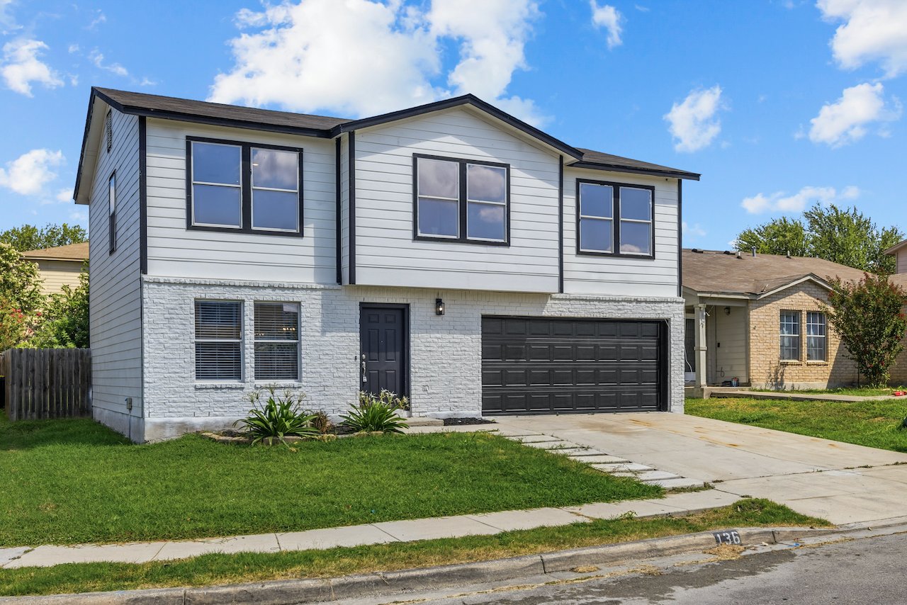 Cibolo House: 136 Gatewood Bay