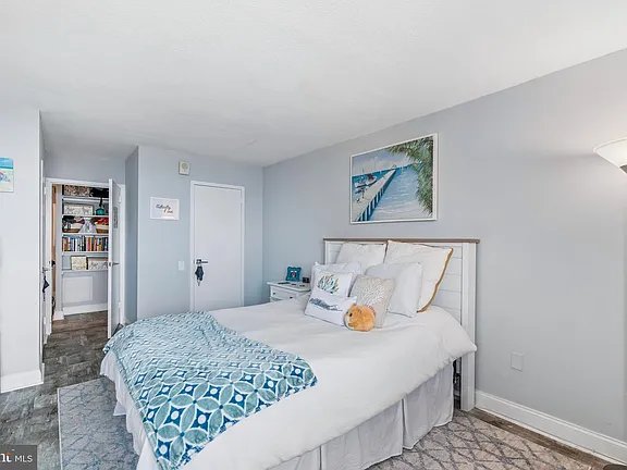 philadelphia Apartment: 1420 Locust St