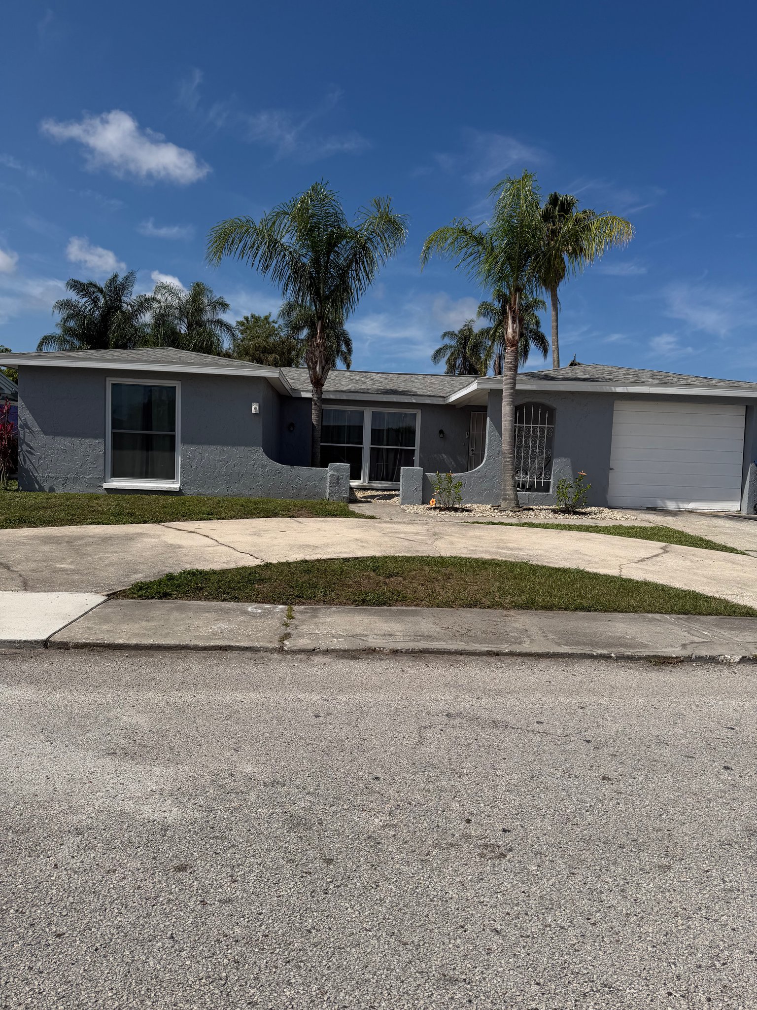 Holiday House: 3336 Elkridge Dr