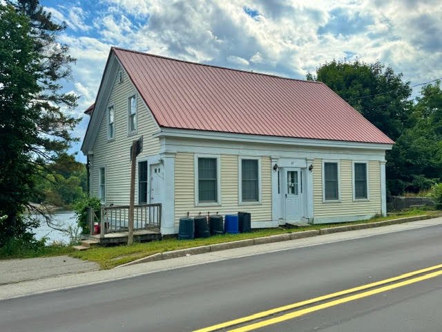 Bucksport Multiplex: 34 Main Street APT #2