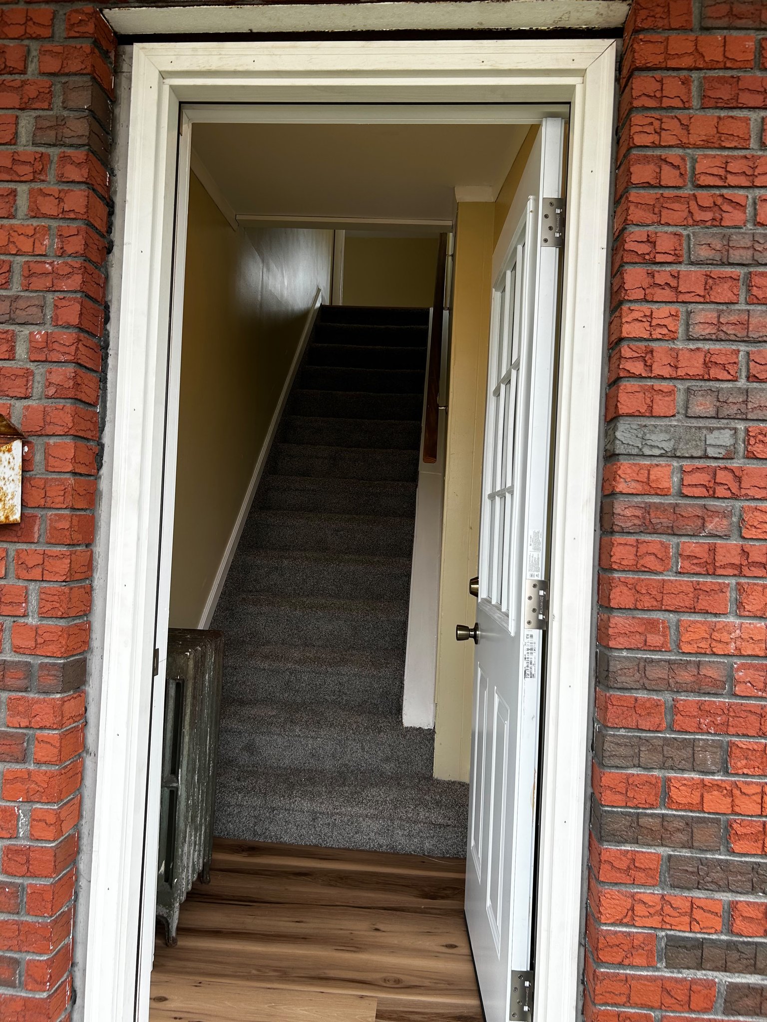 Carbondale Apartment: 41 Fallbrook St