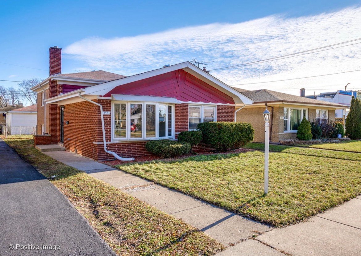 Calumet City House: 457 Paxton Ave