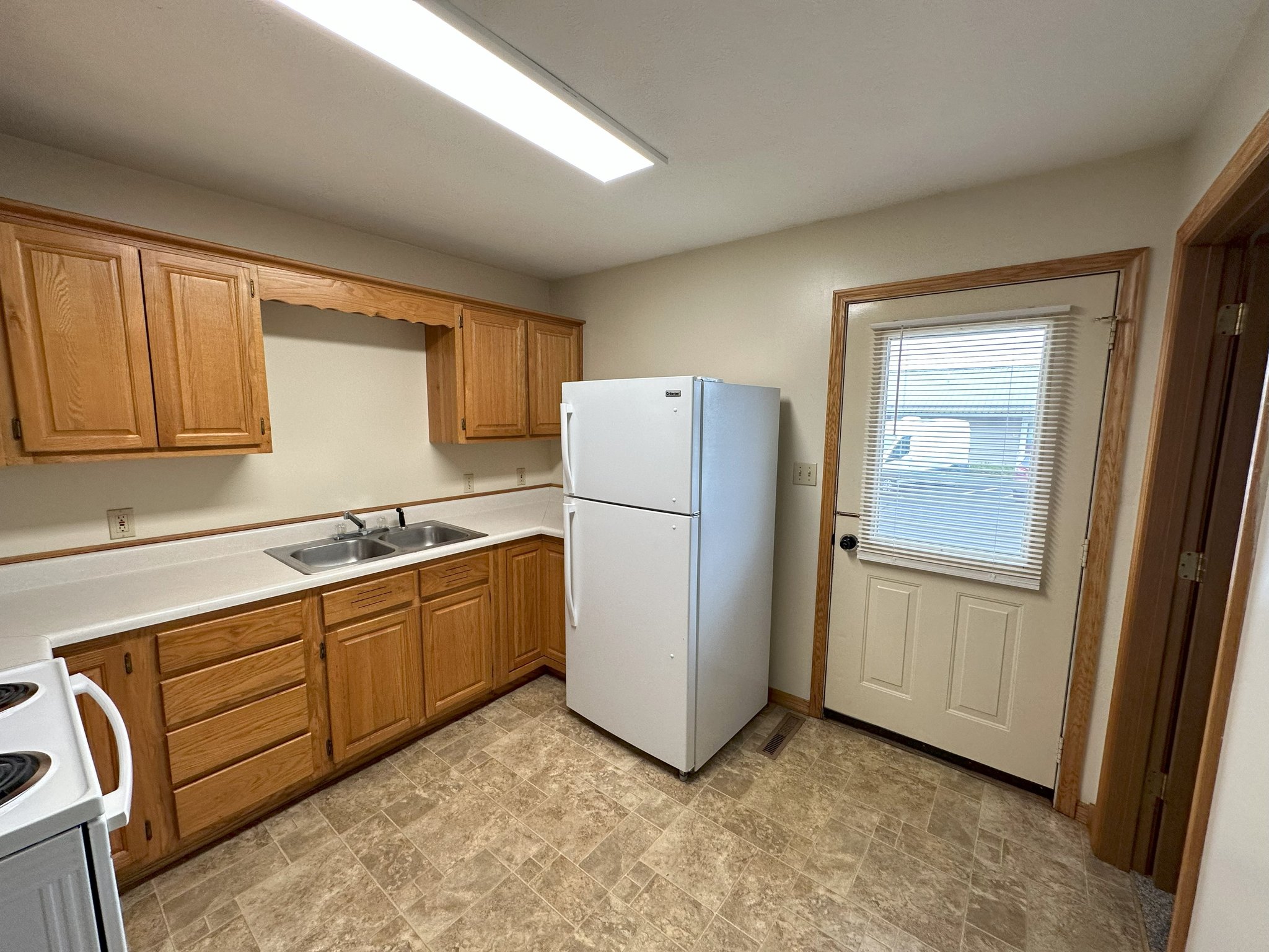 LaGrange Apartment: 350 N Lakeland Dr
