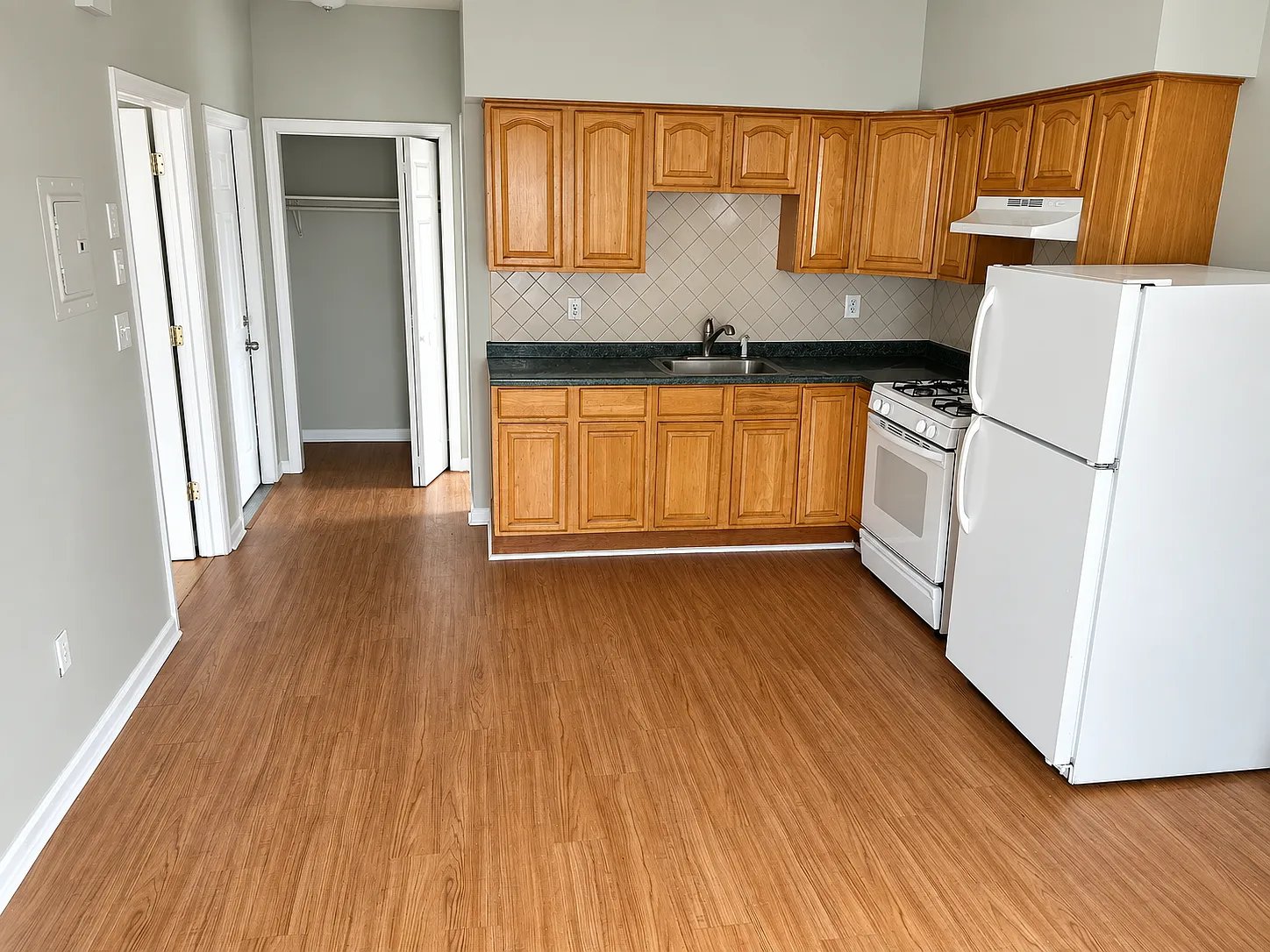Elizabeth Apartment: 216 3rd St
