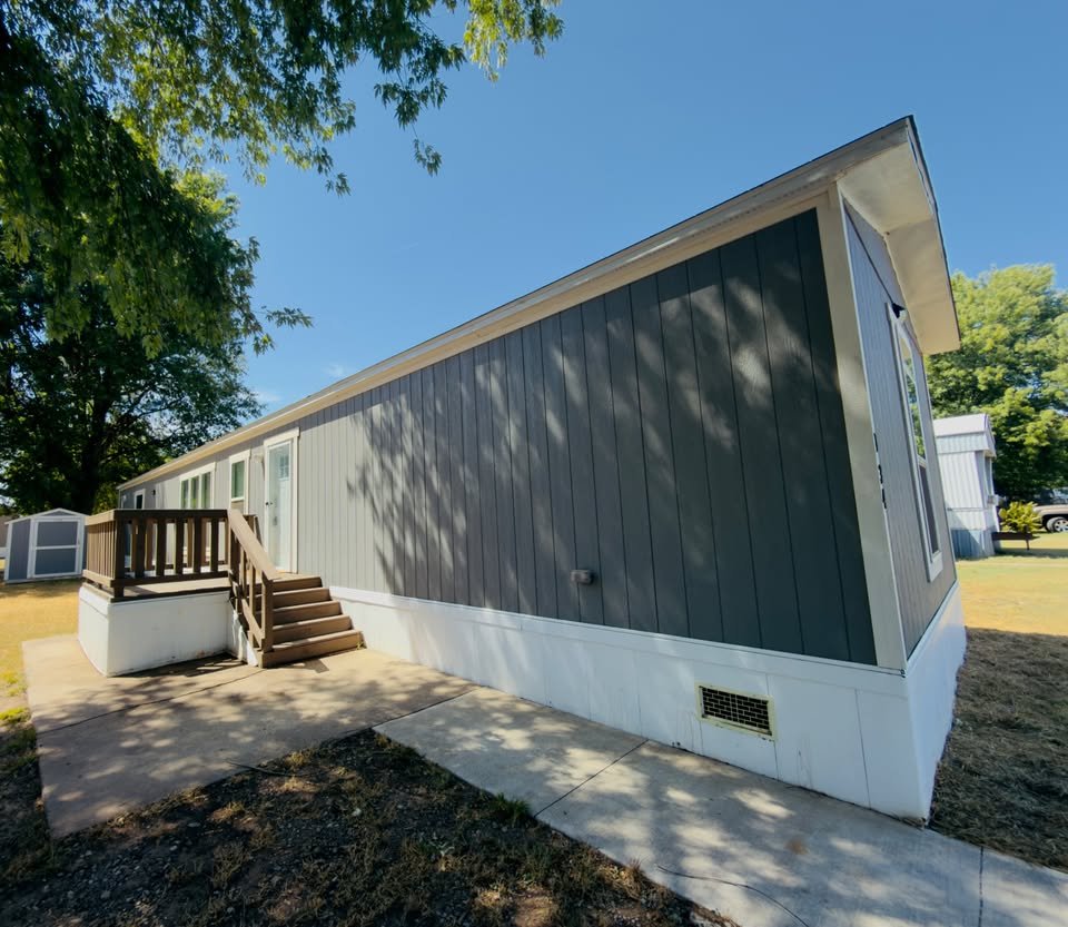 Lexington House: 134 Pruitt St
