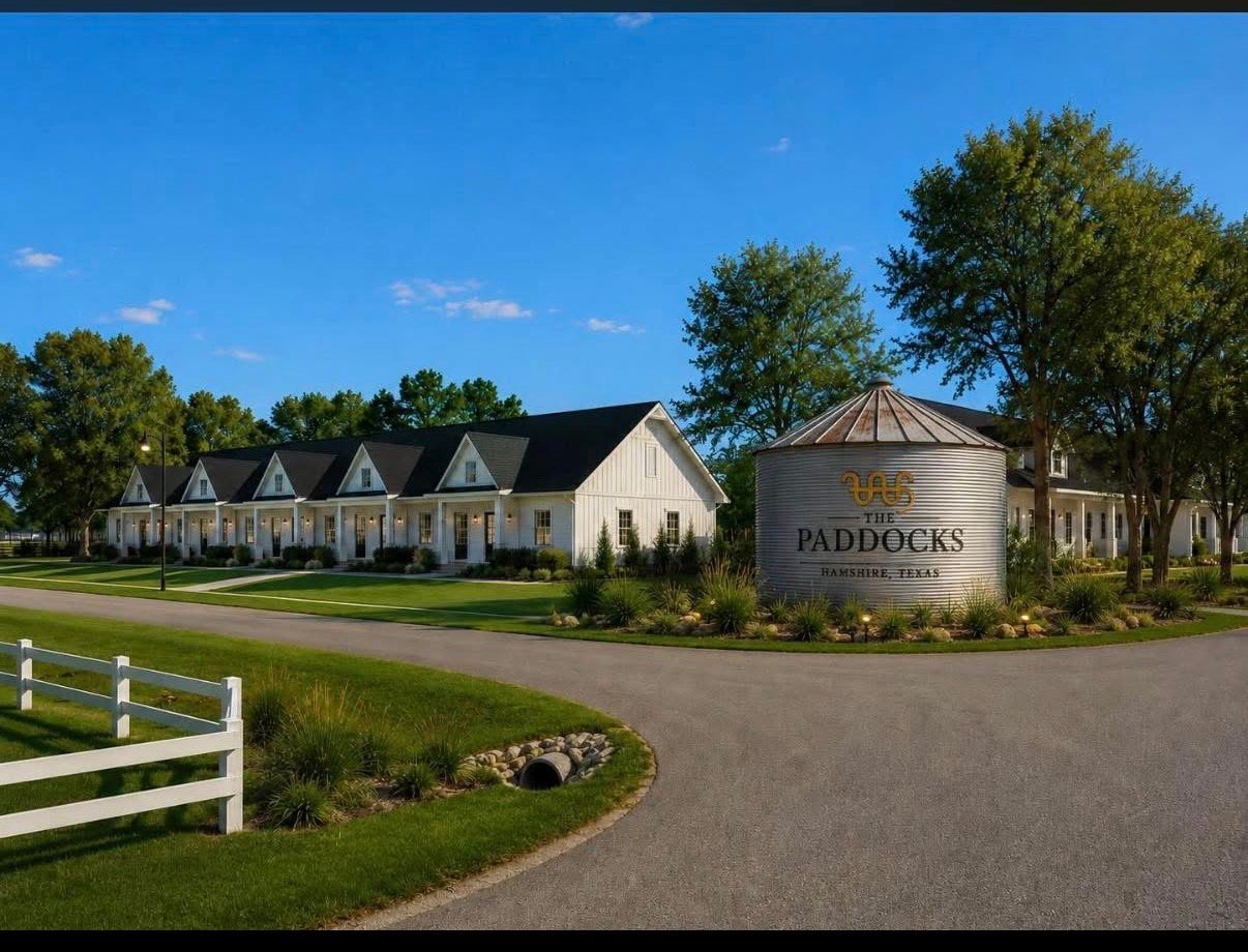 hamshire Townhome: 15655 hall rd