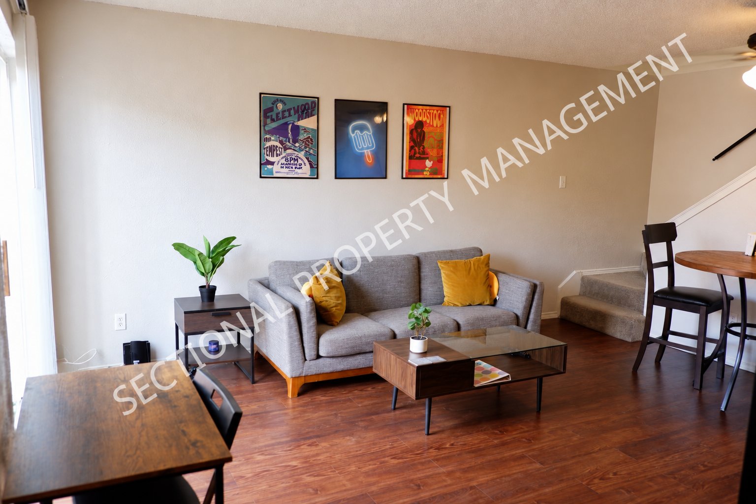 Arington Apartment: 715/719 N Center St
