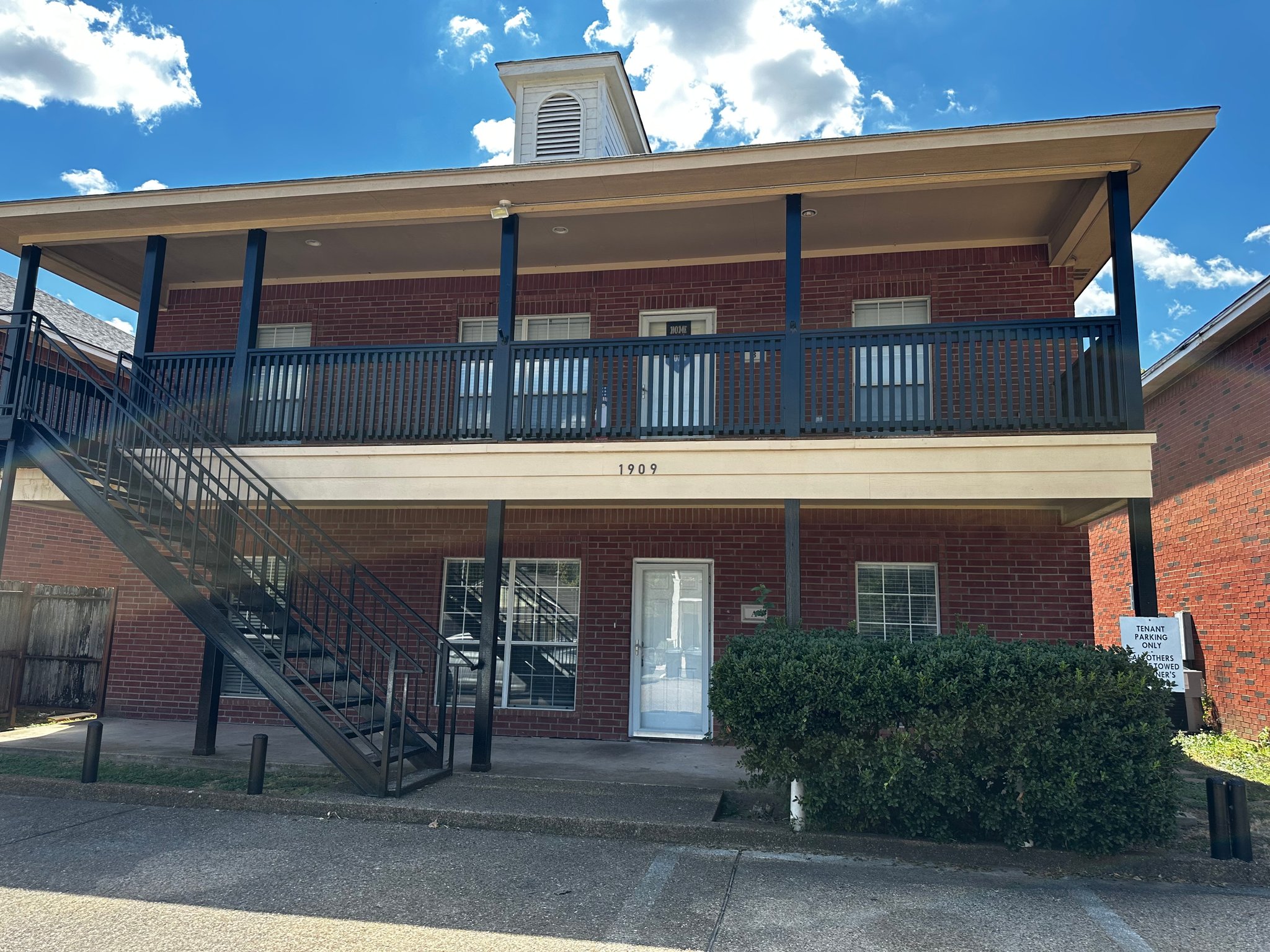 Waco House: 1909 S. 14th