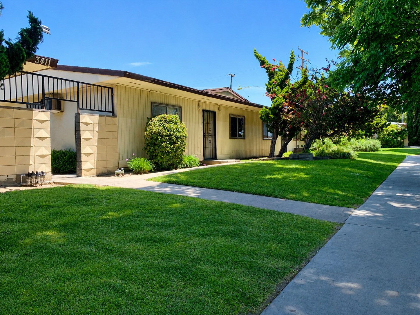 Anaheim Apartment: 3411 W Orange Ave