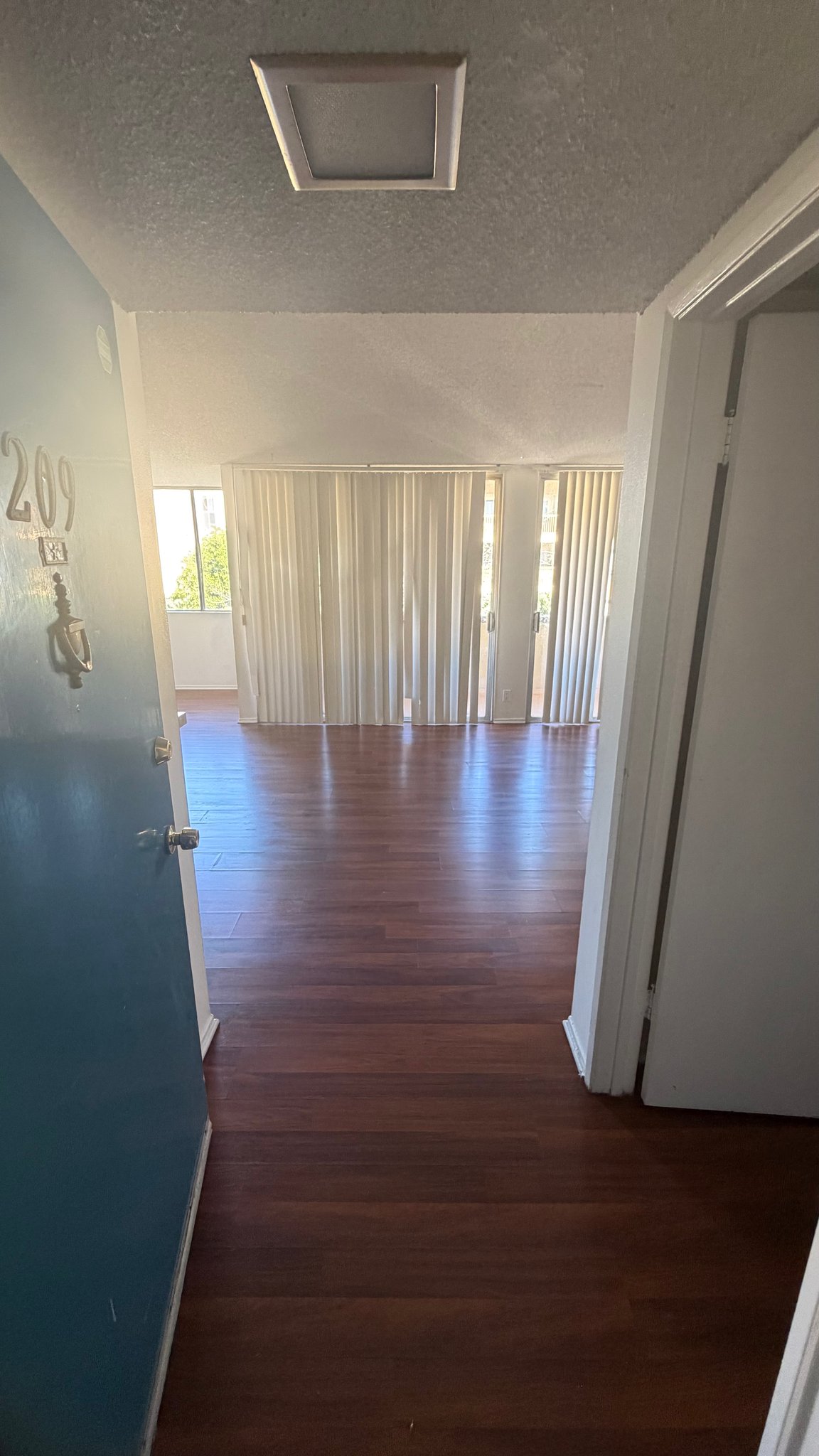 Montebello Apartment: 1301 W Lincoln Ave