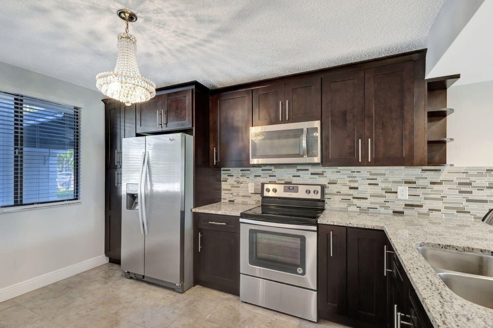 West Palm Beach Condo: 2741 VILLAGE Boulevard 104